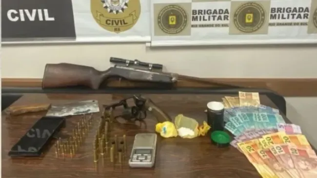 Ação conjunta da Brigada Militar e Polícia Civil prende homem e apreende drogas e arma em Boa Vista do Buricá